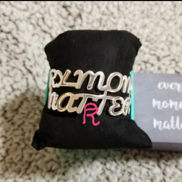 💖 2018 RUSTIC CUFF REGIFTER CHICAGO BRACELET RARE - Picture 3 of 5